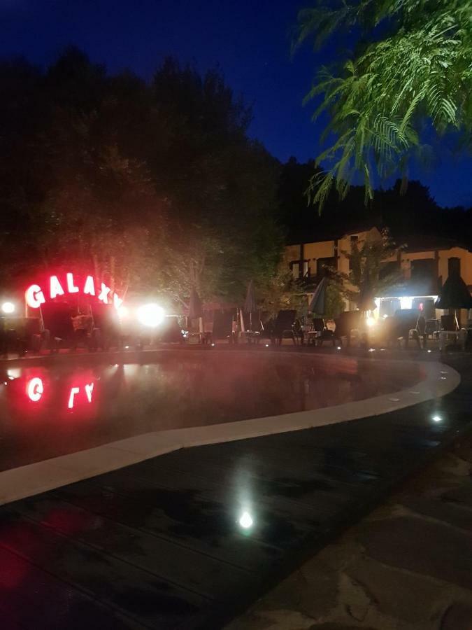 Galaxy Hotel Chiflik Ngoại thất bức ảnh
